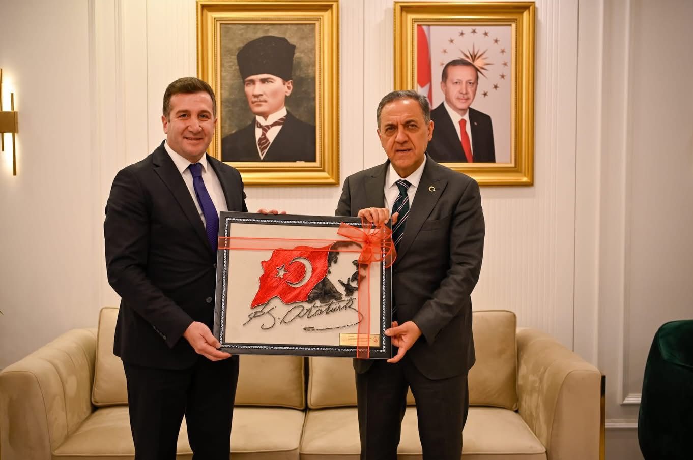 İl Müdürümüz Arif Laçin'den Valimiz Dr. Ahmet Hamdi Usta’ya Hayırlı Olsun Ziyareti