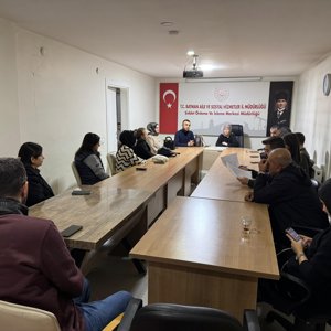 "657 Sayılı Devlet Memurları  Kanunu,  Yazışma  ve  Protokol  Kuralları"  konularında  hizmet içi eğitim  - fotoğraf 1