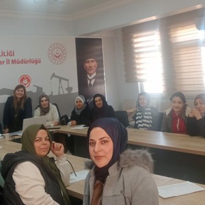  “İşlevsel ve Yılmaz Aile Olabilmek” konulu eğitim v - fotoğraf 1