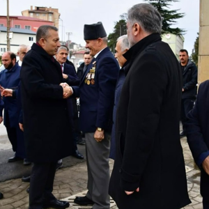 Sayın Valimiz Tahir Şahin, Sülüklü Asri Mezarlığı’nda Bulunan Şehitliği Ziyaret Ederek Aziz Şehitlerimiz İçin Dua Etti. - fotoğraf 5