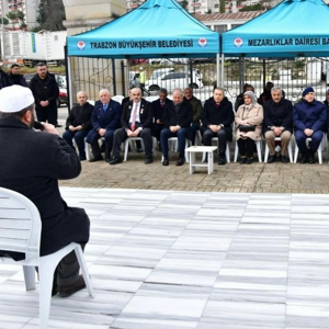 Sayın Valimiz Tahir Şahin, Sülüklü Asri Mezarlığı’nda Bulunan Şehitliği Ziyaret Ederek Aziz Şehitlerimiz İçin Dua Etti. - fotoğraf 3