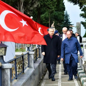 Sayın Valimiz Tahir Şahin, Sülüklü Asri Mezarlığı’nda Bulunan Şehitliği Ziyaret Ederek Aziz Şehitlerimiz İçin Dua Etti. - fotoğraf 2