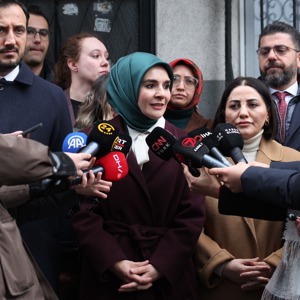 Bakanımız Göktaş'tan İBB'nin kreşinde darp ve istismara uğradığı iddia edilen çocuğun ailesine ziyaret - fotoğraf 1