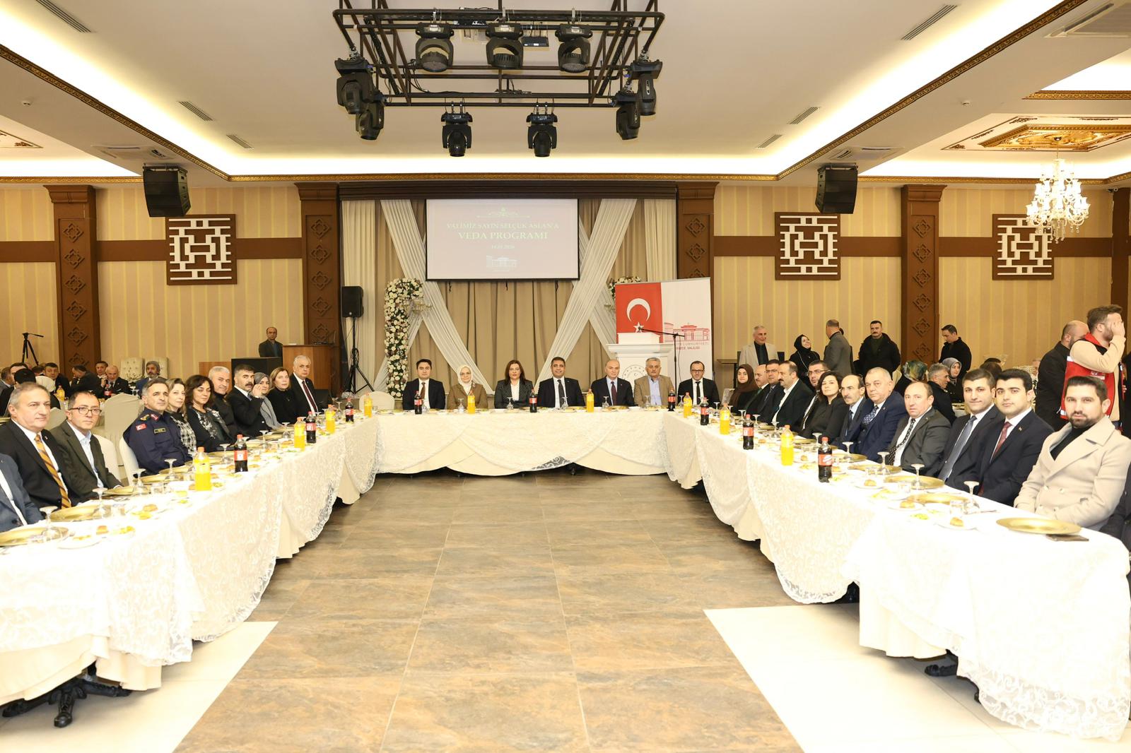 Valimiz Sayın Selçuk ASLAN İçin Veda Programı Düzenlendi.