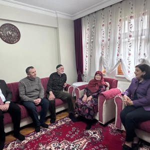 Süreyya Yavuz Hanımefendiden Şehit Ailesine Veda Ziyareti - fotoğraf 2