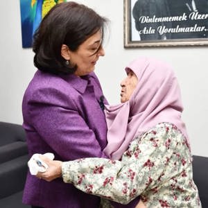 Süreyya Yavuz Hanımefendiden Yücel Huzurevine Veda Ziyareti - fotoğraf 8