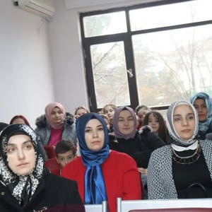 Modüler Aile Eğitim Programını Başarı ile Bitiren Öğrenci Velilerine Belge Takdimi - fotoğraf 3