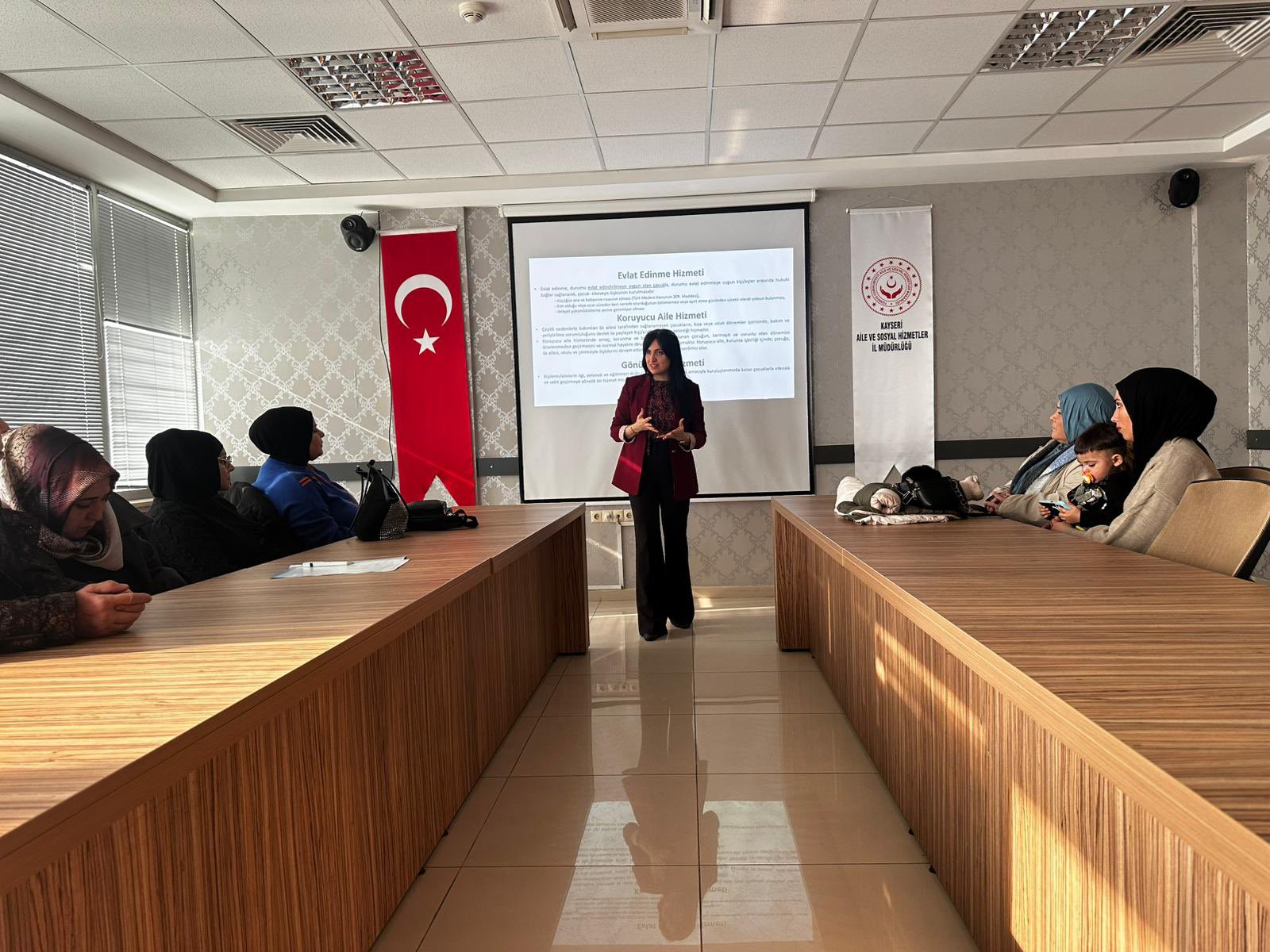 Koruyucu Aile Adaylarına Yönelik Bilgilendirme ve Tanıtım Toplantısı Gerçekleştirildi