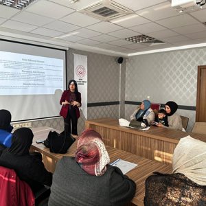 Koruyucu Aile Adaylarına Yönelik Bilgilendirme ve Tanıtım Toplantısı Gerçekleştirildi - fotoğraf 2