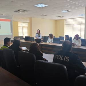 Demirci’de 6284 Sayılı Kanun Kapsamında Bilgilendirme Eğitimi Düzenlendi - fotoğraf 2