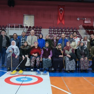 “Floor Curling” Sporu Müdürlüğümüze Bağlı Olarak Hizmet Veren Resmi Huzurevlerimizde Tanıtıldı - fotoğraf 5
