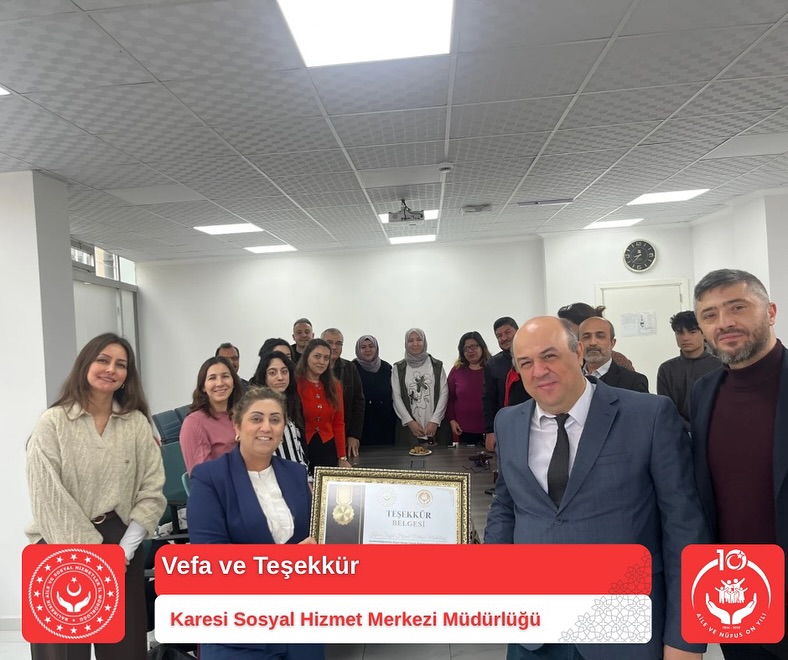 İl Müdürümüz Sayın Emine BÖÇKÜN, Karesi Sosyal Hizmet Merkezi Müdürlüğümüze Teşekkür Belgesi Takdim Etti