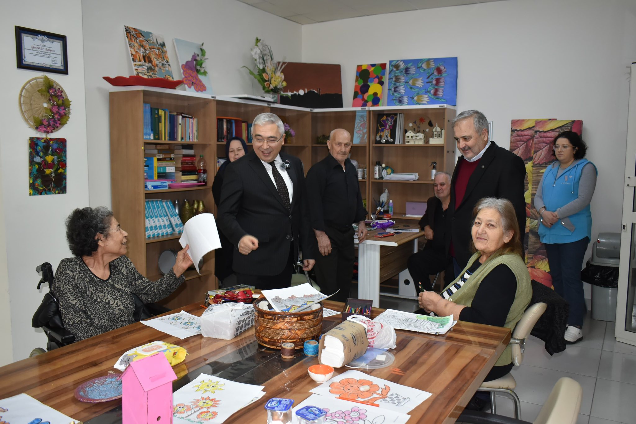 Berat Kandili vesilesiyle İl Müdürümüz Faruk Uysal, Yenişehir Huzurevinde kalan kıymetli büyüklerimizle bir araya geldi