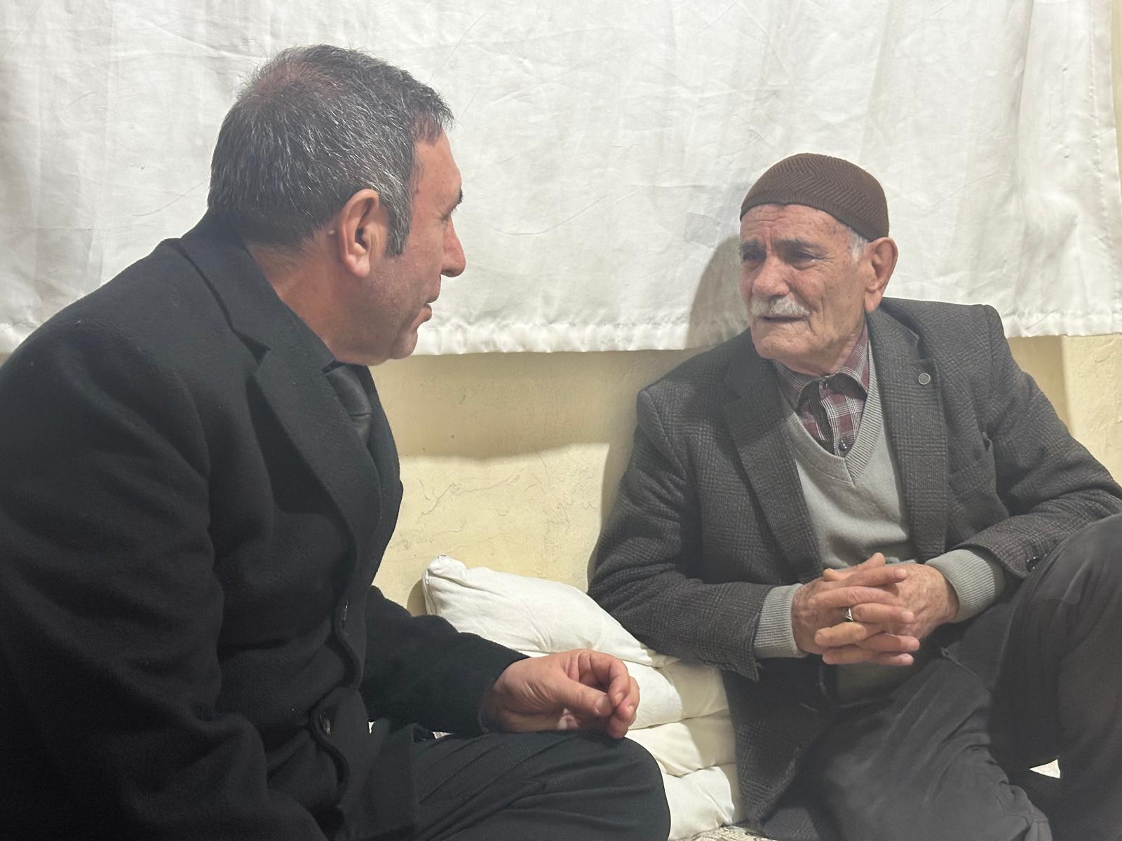 İl Müdürümüz Sayın Aydın Polat,  Bağlar ilçemizde ikamet eden Abdülkadir amcamızı ve eşini hanelerinde ziyaret ederek gönüllere dokunan bir buluşmaya imza atmış; ihtiyaç ve taleplerini dinleyip yerinde değerlendirmiş, Sayın Bakanımız Mahinur Özdemir Göktaş’ın selamlarını kıymetli ailemize iletmiştir.