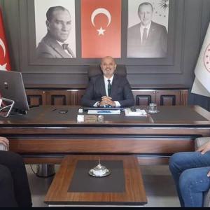 Genç Kızılay Muğla İl Başkanı Arif TÜRKDOĞAN ve Genç Kızılay Muğla İl Teşkilat Başkanı Semih DEMİR, İl Müdürümüz Yakup KÜTÜK’ü makamında ziyaret etti. - fotoğraf 1