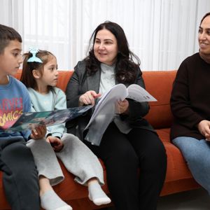 Valimiz Sayın Mehmet Makas’ın Eşi Elif Makas Hanımefendi’den Aile Ziyareti. - fotoğraf 1