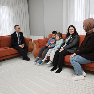 Valimiz Sayın Mehmet Makas’ın Eşi Elif Makas Hanımefendi’den Aile Ziyareti. - fotoğraf 2