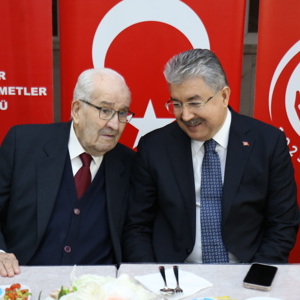 Sayın Valimiz Dr. Erdinç Yılmaz, Safiye Gönül Bayar Huzurevi Sakinleriyle Bir Araya Geldi - fotoğraf 7