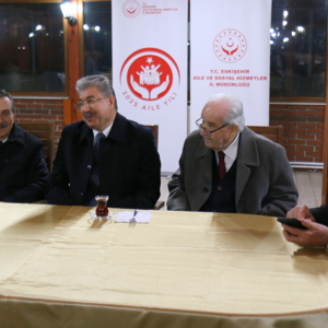 Sayın Valimiz Dr. Erdinç Yılmaz, Safiye Gönül Bayar Huzurevi Sakinleriyle Bir Araya Geldi - fotoğraf 10