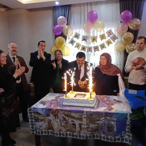 KARAİSALI ENGELSİZ YAŞAM BAKIM REHABİLİTASYON VE AİLE DANIŞMA MERKEZİ MÜDÜRLÜĞÜNDE HİZMET ALAN BİREYLERİMİZE DOĞUM GÜNÜ ETKİNLİĞİ - fotoğraf 2