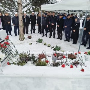 Aziz Şehidimiz Polis Memuru Fatma Akın Akıllı Dualarla Yâd Edildi - fotoğraf 3