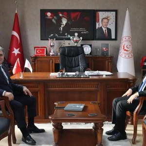 Karabük Polis Meslek Eğitim Merkezi Müdürü İl Müdürümüz Abdurrahman Bilgiçe İadei Ziyarette Bulundu - fotoğraf 1