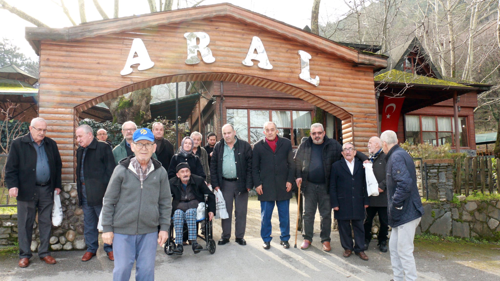 Huzur ve Doğanın İçinde Kıymetli Büyüklerimizle Öğle Yemeği