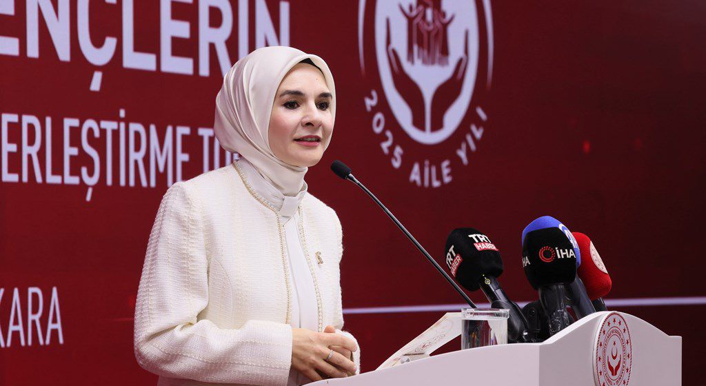 Bakanımız Göktaş devlet korumasındaki gençlerin kamu kurumlarına yerleştirilmesi töreninde konuştu