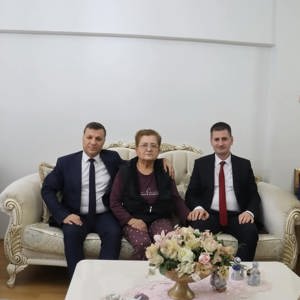İl Müdürümüz Abdurrahman Bilgiç Şehit Polis Memurumuz Ercan Hırçının Kıymetli Annesini Evinde Ziyaret Etti - fotoğraf 1