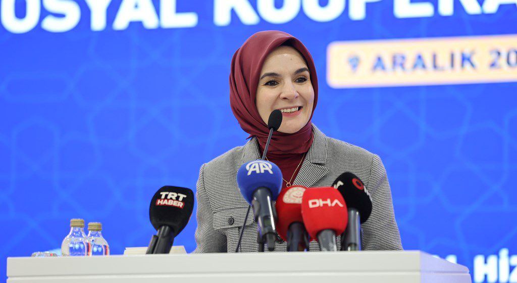 Bakanımız Göktaş "Sosyal Hizmetler ve Bakım Hizmetlerinin Sunulmasında Sosyal Kooperatifler Çalıştayı"nda konuştu