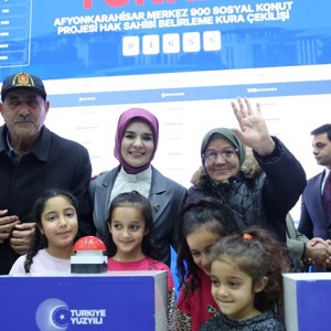 Aile ve Sosyal Hizmetler Bakanımız Göktaş, Afyonkarahisar'da TOKİ kura çekilişinde konuştu - fotoğraf 2