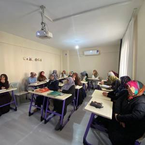Salihli’de “Doğum Öncesi Dönemden Ergenliğe Gelişim” Eğitimi Düzenlendi - fotoğraf 1