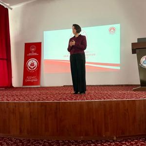 Otizm Eylem Planı Çerçevesinde Sağlık Personeline Yönelik Eğitim Programı Yapıldı - fotoğraf 4