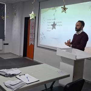 Aile Eğitim Programı Kapsamında Velilere “İletişim Becerileri ve Teknoloji Kullanımı” Eğitimi Verildi - fotoğraf 1