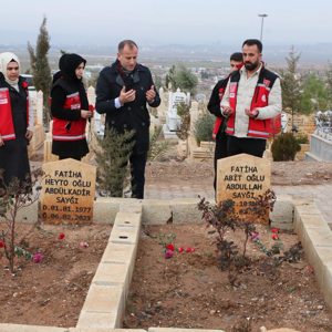 Depremde Hayatını Kaybeden Hemşerilerimizin Kabrini Ziyaret Ettik.  - fotoğraf 8