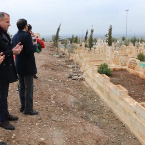 Depremde Hayatını Kaybeden Hemşerilerimizin Kabrini Ziyaret Ettik.  - fotoğraf 9