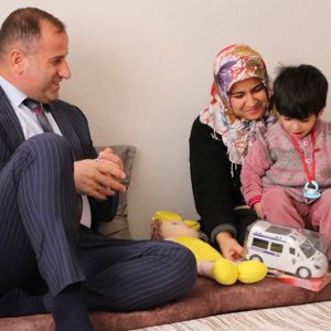 Depremde Evlerini Kaybeden Depremzede Ailelerimizi Ziyaret Ettik. - fotoğraf 6