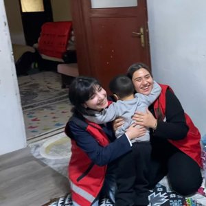 Çağlayancerit’te Aile Yılı Kapsamında Anlamlı Ziyaret - fotoğraf 1