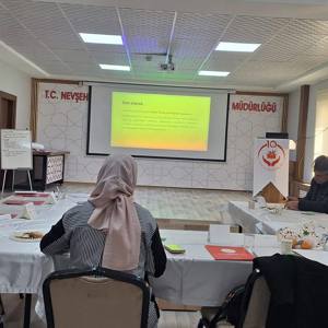 Modüler Aile Eğitim Programımız 04.02.2026 tarihinde ilk eğitimimiz "Kendini Bilmek" oturumu ile başlamıştır.  - fotoğraf 2
