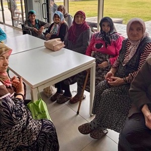 Güldal Akşit Huzurevimizde Berat Kandili Programı Düzenlendi - fotoğraf 1