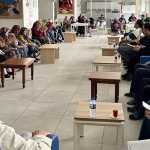 Güldal Akşit Huzurevimizde Berat Kandili Programı Düzenlendi - fotoğraf 2