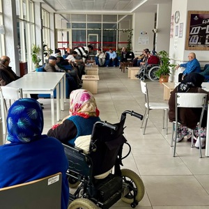 Güldal Akşit Huzurevimizde Berat Kandili Programı Düzenlendi - fotoğraf 3