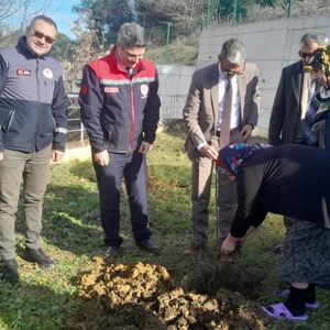 Kuşaklar Arası Dayanışmayla Fidanlar Toprakla Buluştu - fotoğraf 5