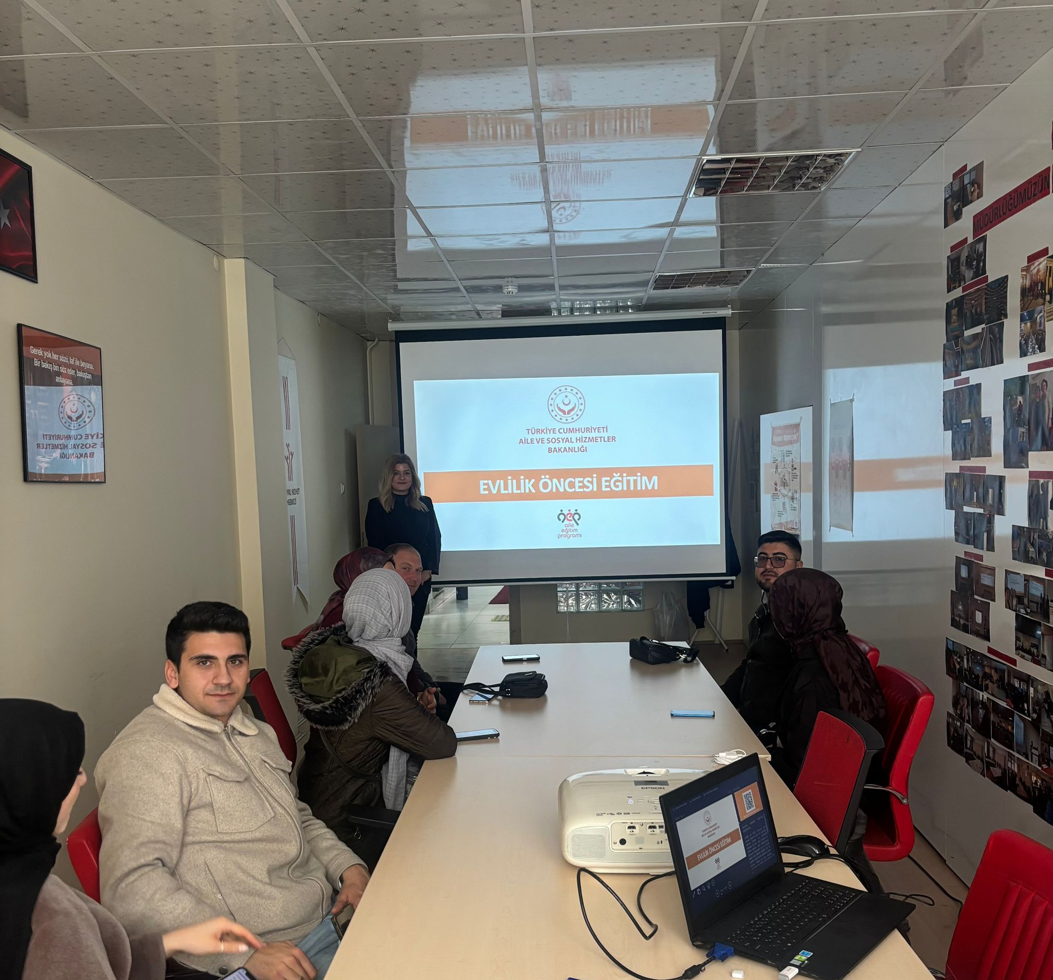 Sungurlu Sosyal Hizmet Merkezi’nde görevli Sosyolog ve AEP (Aile Eğitim Programı) Eğiticisi Tuğçenur Obruk tarafından, evlilik hazırlığında olan çiftlere yönelik “Evlilik Öncesi Eğitimi” gerçekleştirilmiştir.