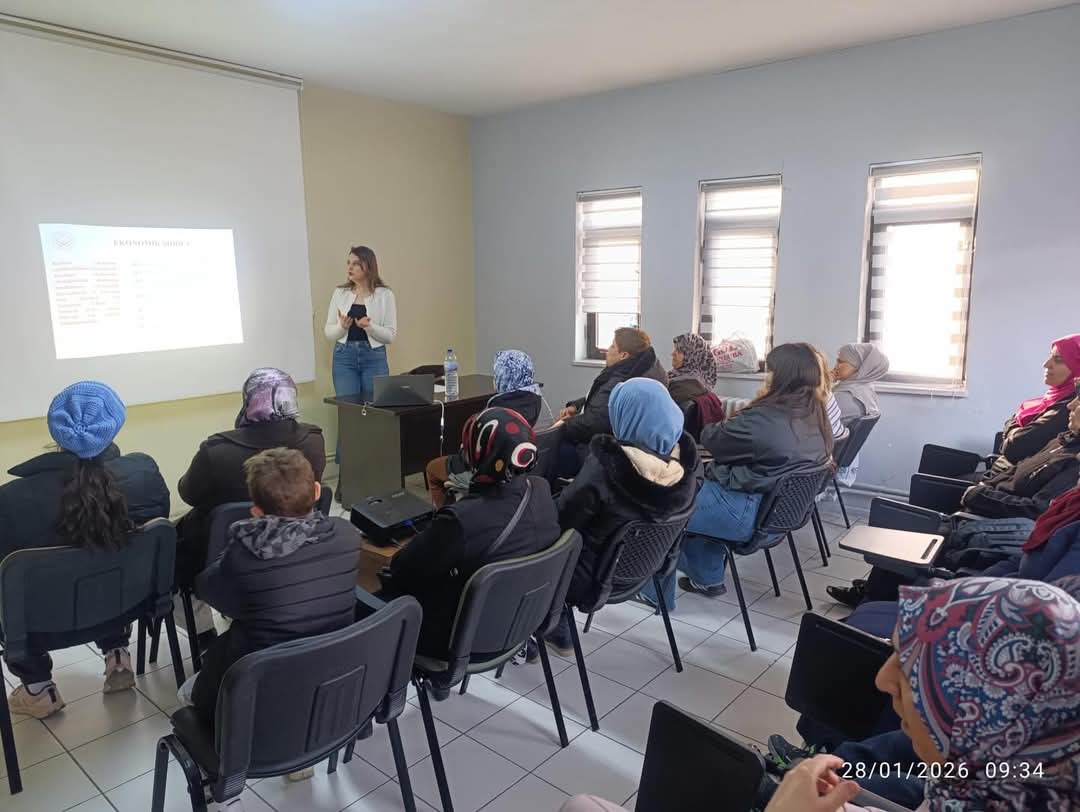Karabük ADEM Kursiyerlerine Yönelik Kadına Yönelik Şiddetle Mücadele Farkındalık Semineri Gerçekleştirildi