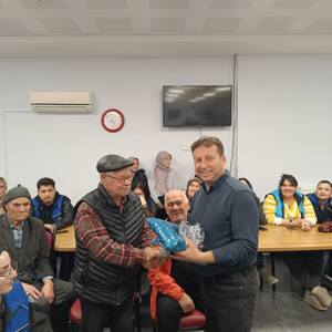 Gördes Huzurevi’nde Doğum Günü Etkinliği Düzenlendi - fotoğraf 2