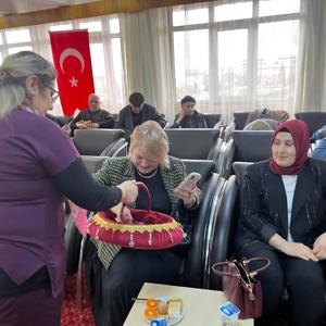 Edirne Huzurevi’nde Genc Ciftlere Özel Temsili Kına Gecesi Düzenlendi. - fotoğraf 11