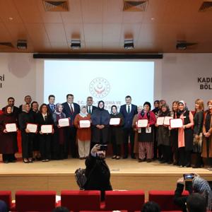 İl Müdürlüğü olarak, Hitit Üniversitesi Meslek Yüksekokulunda düzenlenen "Kadın Kooperatifleri Bölgesel Buluşması" etkinliğine katıldık.  - fotoğraf 2