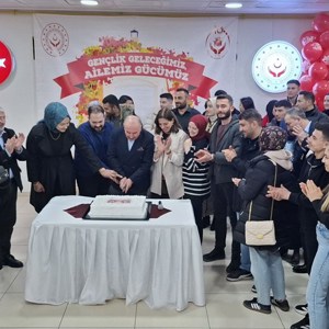 “Aile ve Gençlik Fonu"ndan yararlanan çiftler "Aile Buluşmaları"nda bir araya geliyor - fotoğraf 1