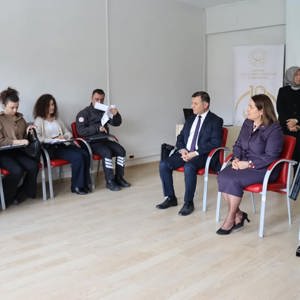 Aile Ve Sosyal Hizmetler Bakan Yardımcımız Sayın Dr. Sevim Sayım Madak İl Müdürlüğümüzü Ve Sosyal Hizmet Merkezimizi Ziyaret Etti - fotoğraf 2